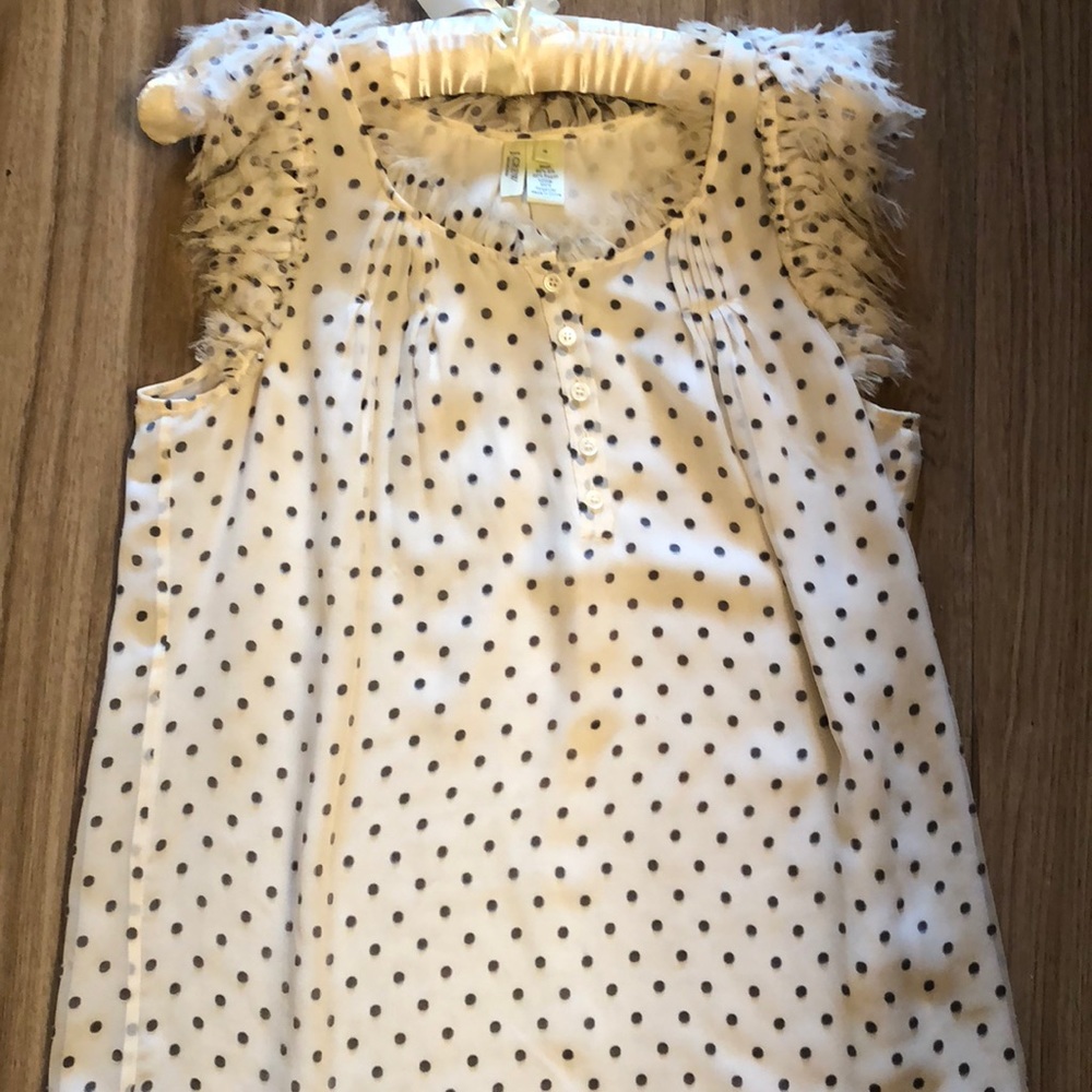 Sleeveless top